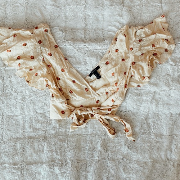 Forever 21 Tops - Forever21 crop top 🤍